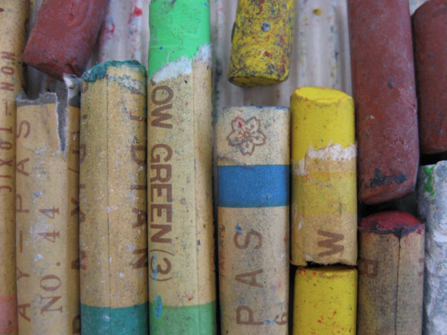box of vintage sakura cray-pas, oil colors in a stick, vintage crayons, no. 2, artist supplies, vintage art supplies