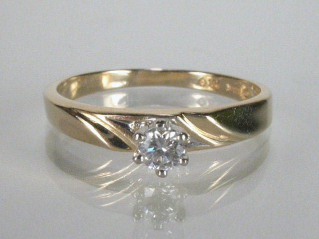 Cool Vintage Diamond Solitaire Engagement Ring
