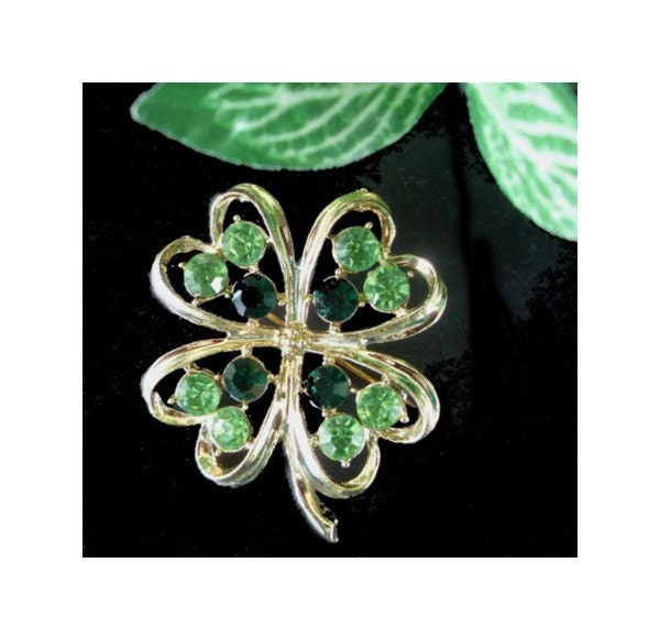FOUR LEAF CLOVER Shamrock Pin Brooch With Green Stones - notforgottenvintage