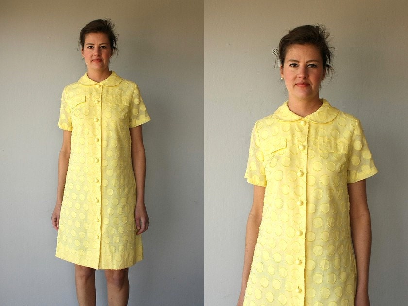peter pan collar dress / 60s dress / 1960s day dress / polka dot dress / 60s shift dress - size medium to small