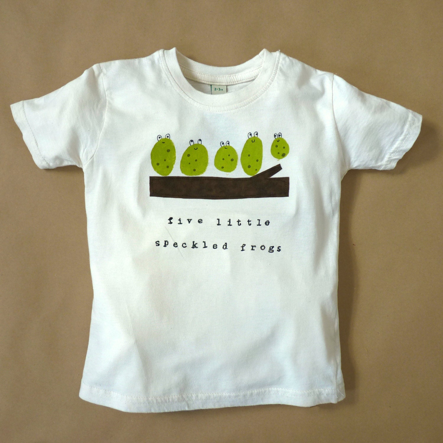 Frog t shirt : Five little speckled frogs t-shirt. Organic Cotton.  Age 3m - 7T