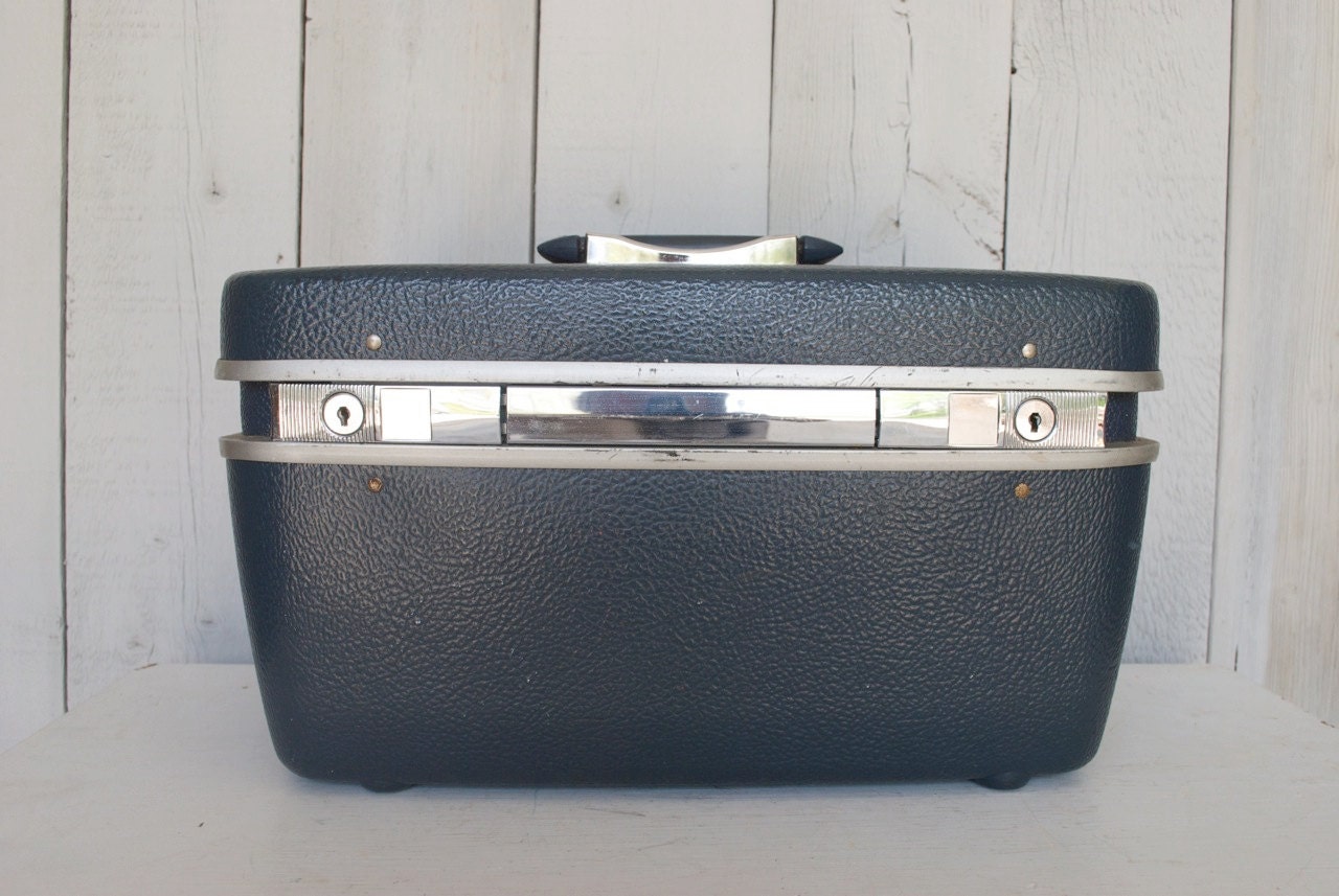 Vintage Dark Blue Royal Traveller Train Case