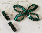 Hollycraft Emerald Green 1951 Rhinestone Bow Brooch and Earrings Set
