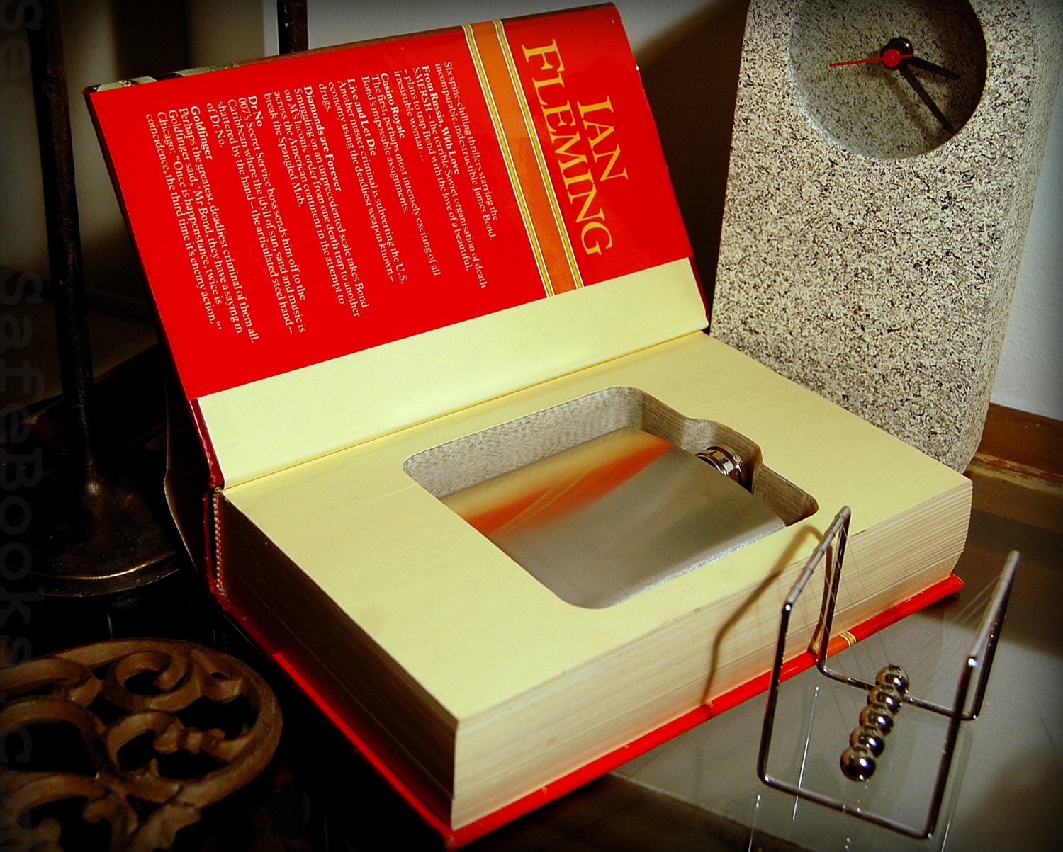 Hollow Book Safe & Flask JAMES BOND Anthology (Flask Included)