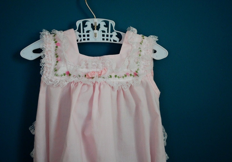 Vintage Baby Girl's Pink Bubble Romper with Lace and Embroidery - Size 3 Months