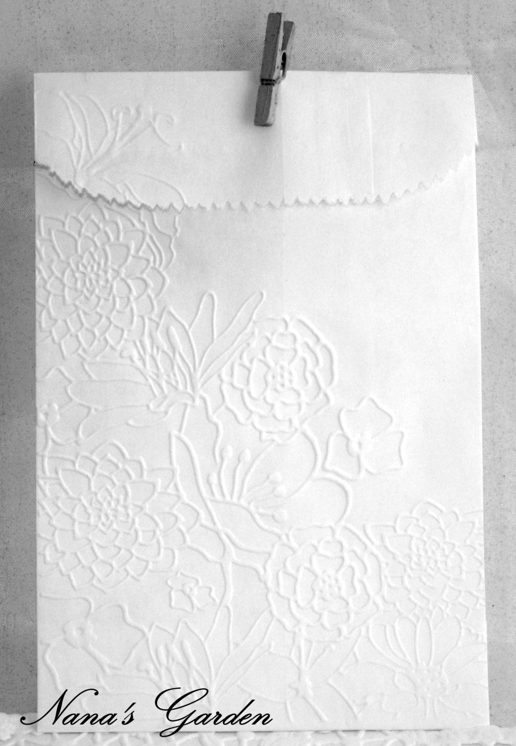 50 Kraft Merchandise Bags - Embossed Floral Design - Kraft or White - 6 3/4 x 4"