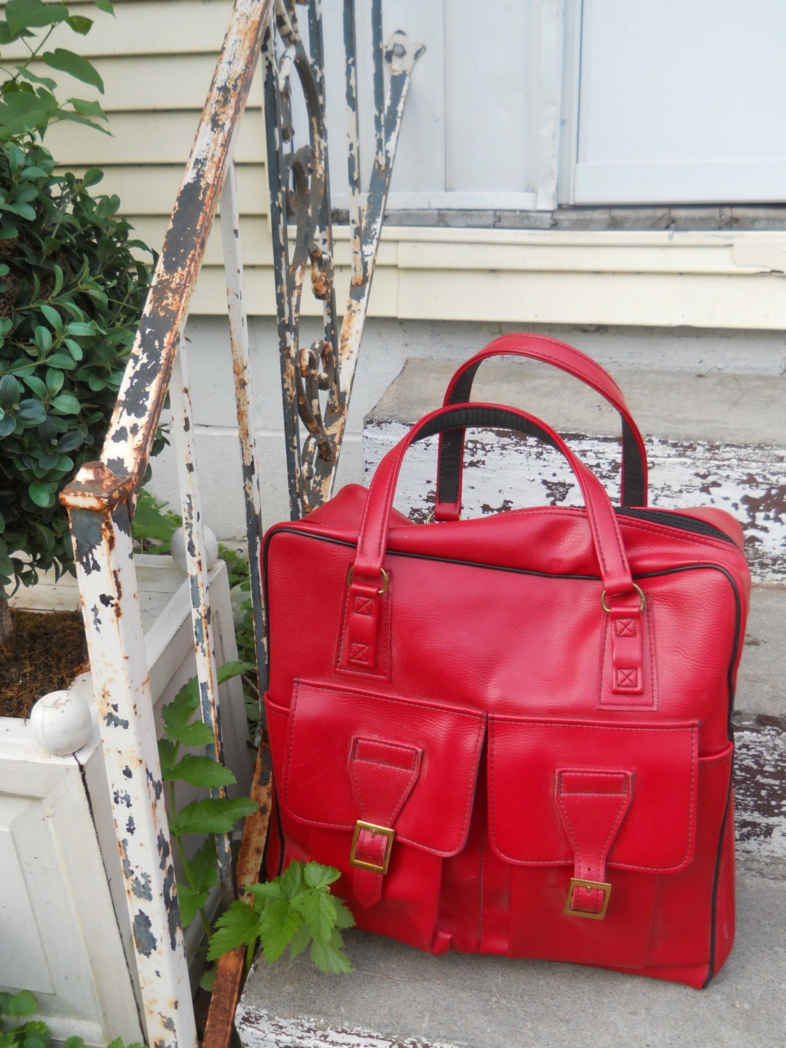 vintage large RED CARRY TOTE with big pockets