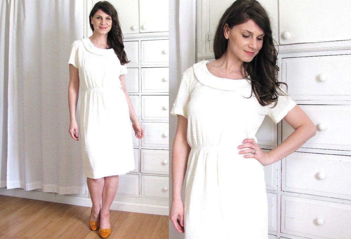 Creamy White Dress / 60s Dress / Wiggle Dress