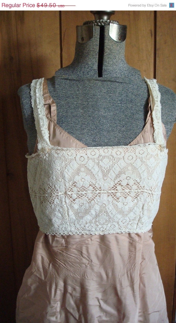 Sale 30% INSTANT Savings Bandeau  Bra with Lace ivory . Flapper Vintage Lingerie . cotton lace, lined , vestiesteam