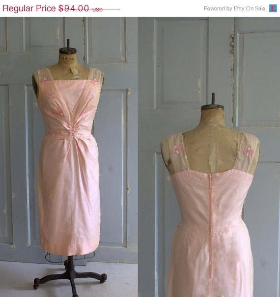 Vintage 1950s Dress 50s Pink Cocktail Semi Formal Embroidered Dress Womens Medium Large