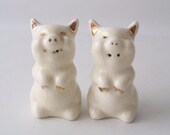 vintage pig salt and pepper shakers antique pottery white gold decorative home decor kitchen serving housewares collectible