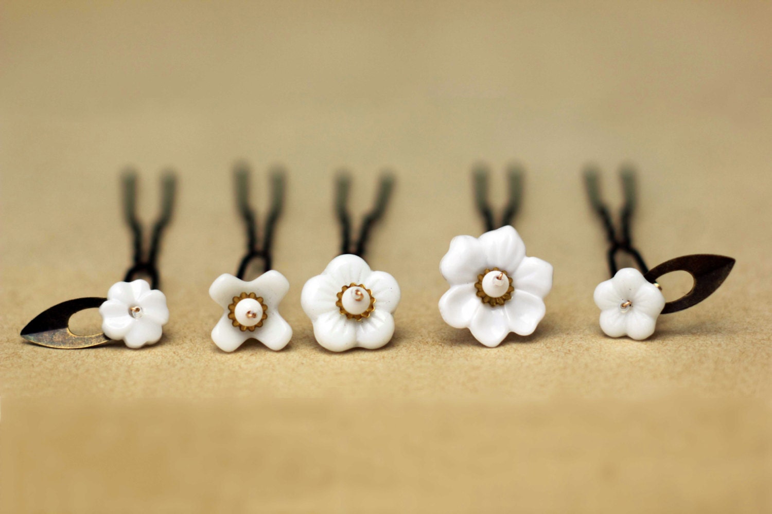 White flower hairpins bridal hair clip set wedding headpiece vintage flowers romantic  SET of 5 hair pins