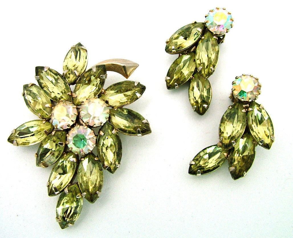 Vintage Juliana Brooch Earrings Set Pale Green Rhinestone and AB D&E Demi Parure
