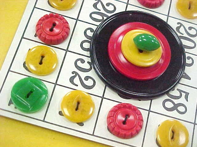 Bakelite Bingo Vintage Casein Plastics Sewing Button Collection Card