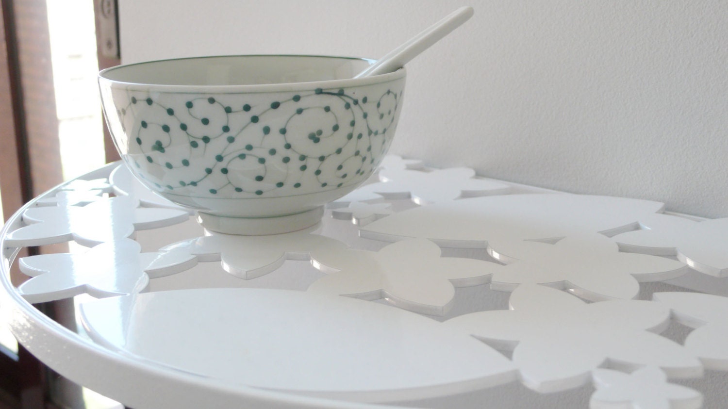 Wall table flowers