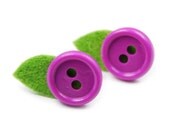 Vintage VIOLET FLOWERS button pin-earrings. Flower earrings. Upcycling. Recycling. Felt. Original. Sterling silver. Ear post.