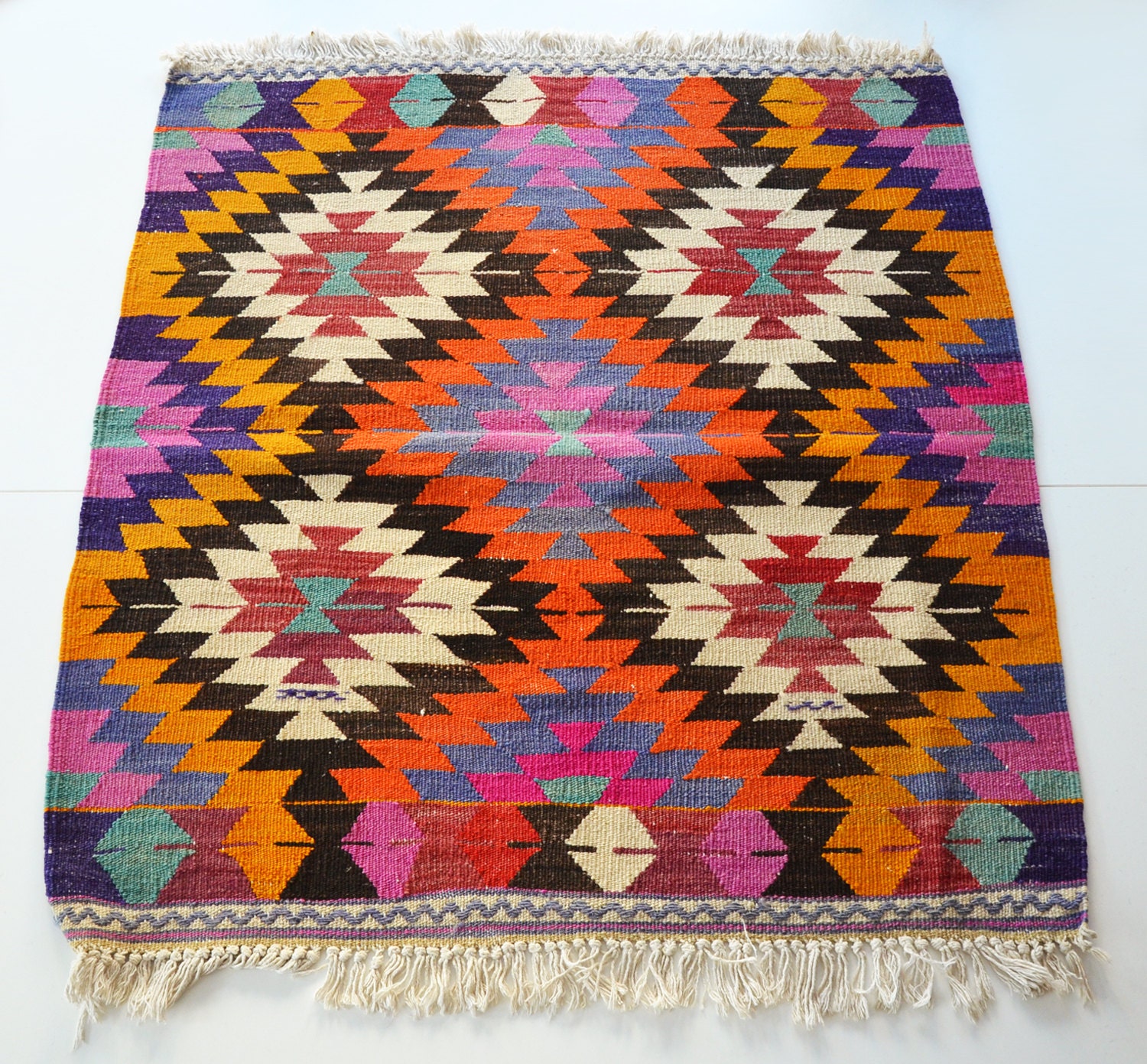 Sukan / VINTAGE Turkish Kilim Rug Carpet - handwoven kilim rug - antique kilim rug - decorative kilim - natural wool