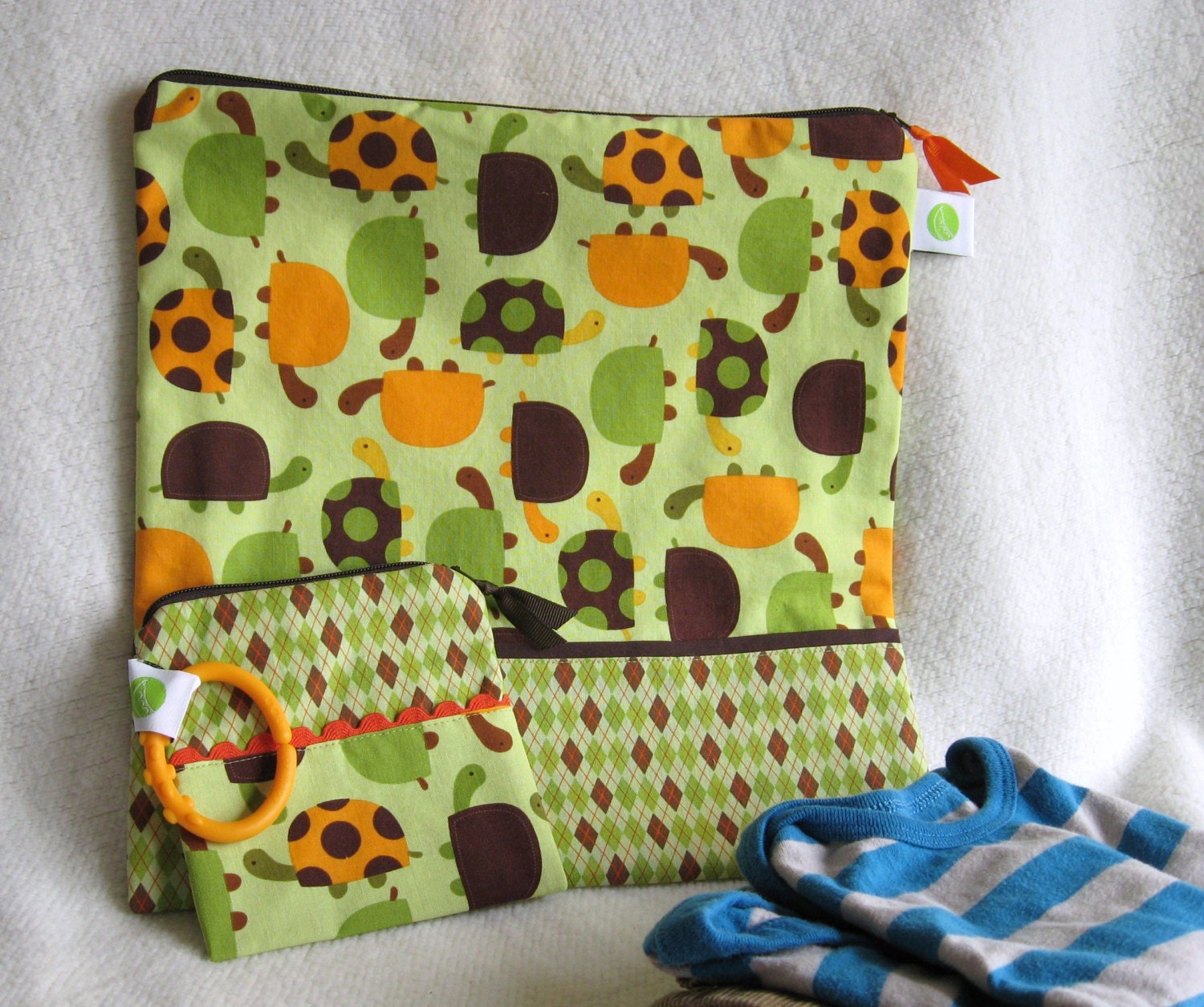 Turtles Wet Bag Set, Diaper Bag Set, Baby Shower Gift Set  - 12" Wet Bag & 5" Pacifier Pouch - Zippered, Reusable, Washable, Eco-Friendly