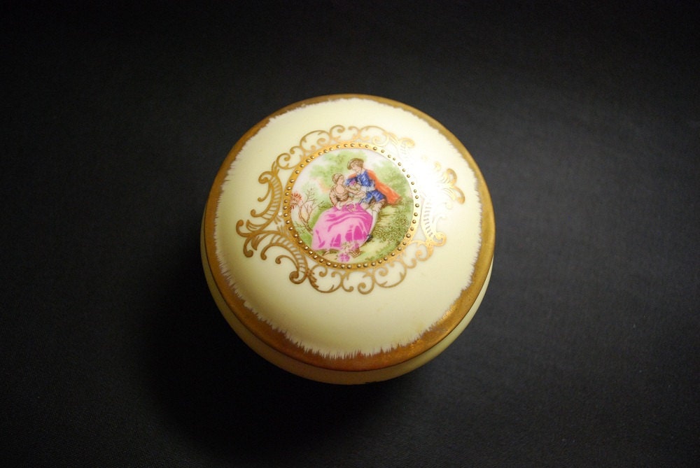 Antique 1950's Lefton's Footed Courting Couple Trinket Box