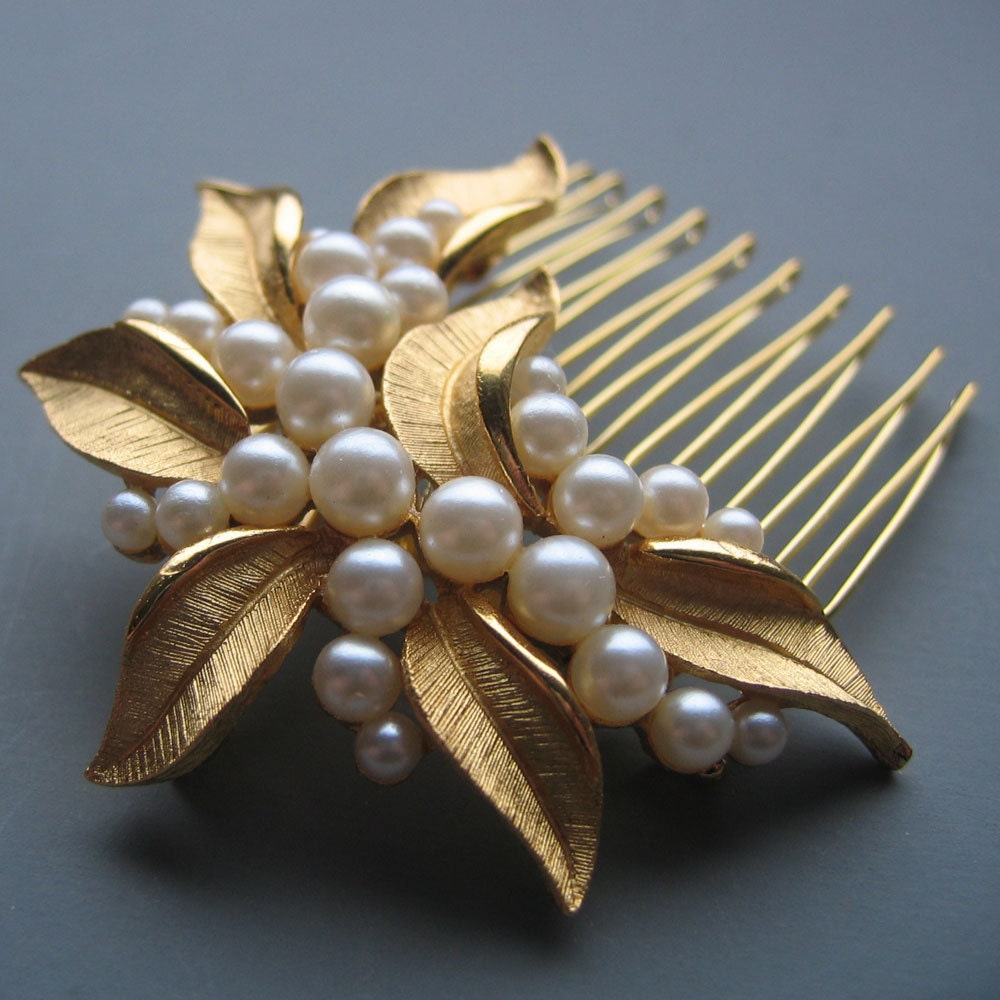 Pearl Cluster with Gold Leaves Vintage Hair Comb