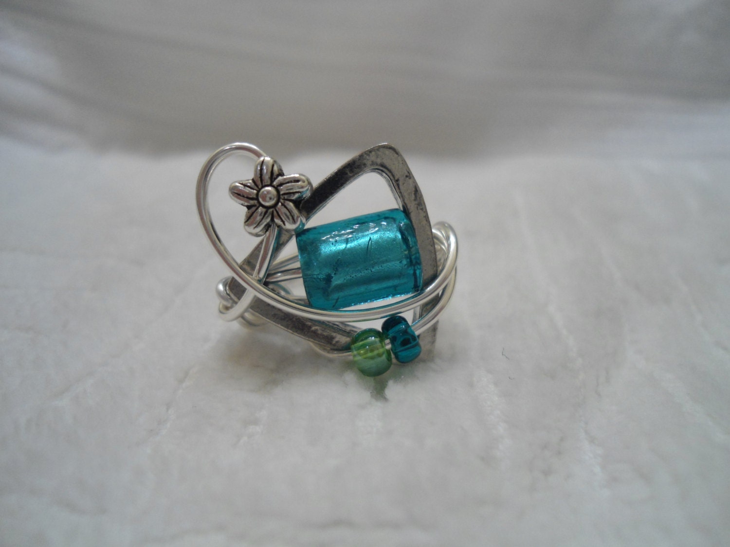 Triangle wire wrapped ring