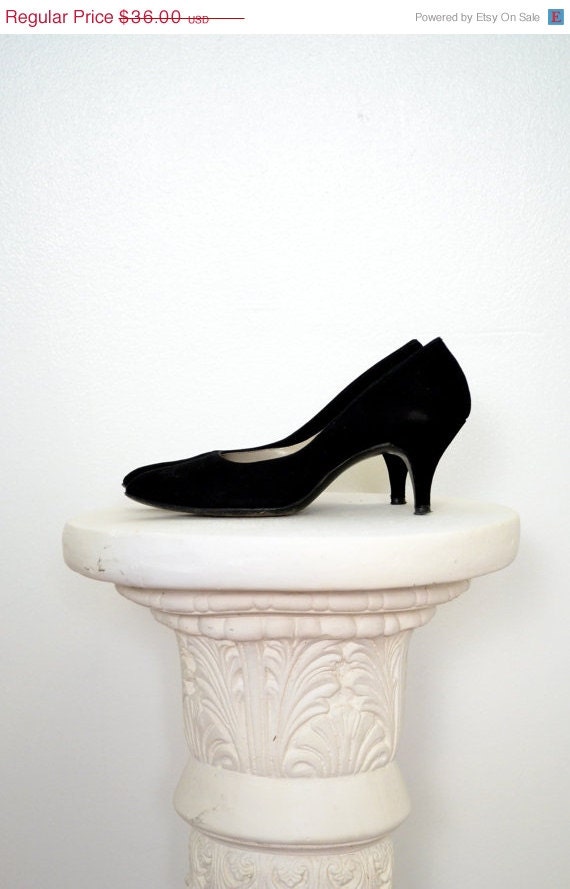 May Sale // 1940s Black Suede Heels // 7N