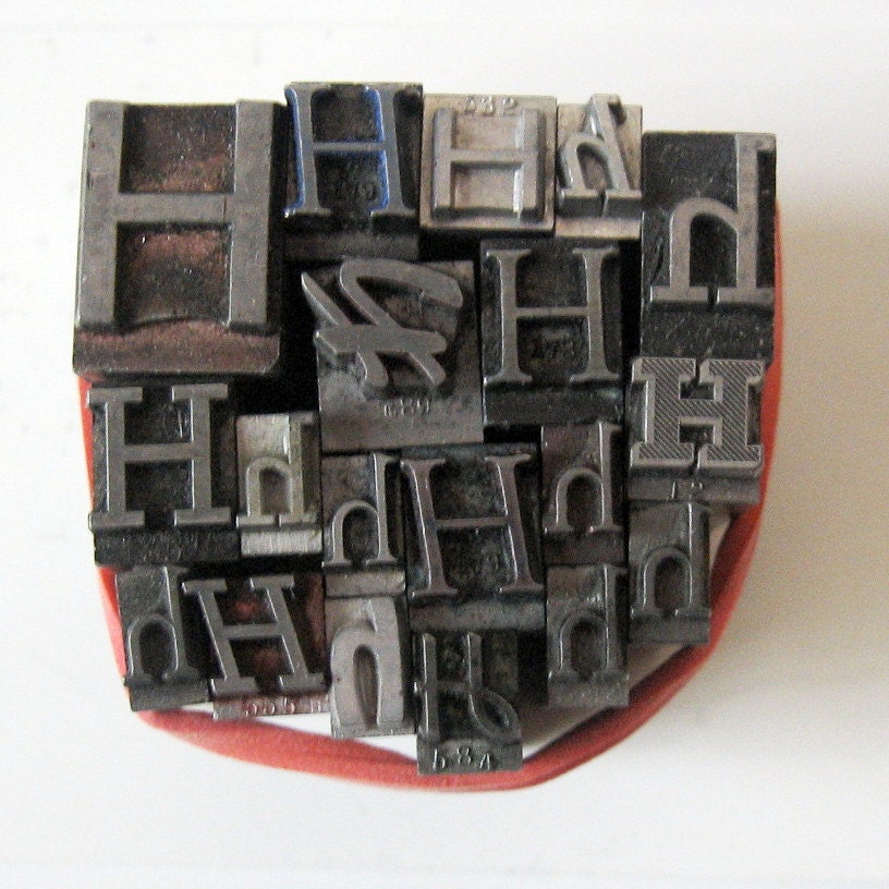 19 Letter H s. Vintage Printers Metal Type