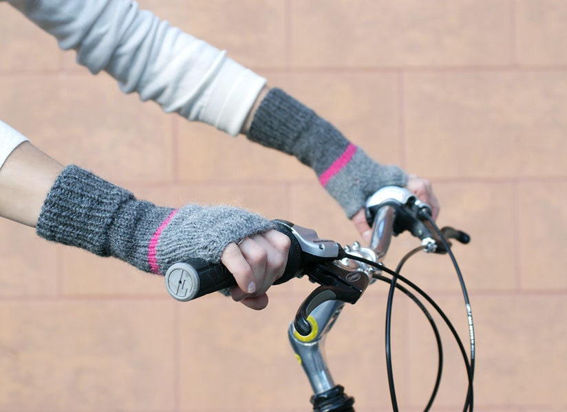 Hand knitted fingerless mittens wool gloves gray charcoal pink geometric minimalist urban unisex sporty gift for her under 25