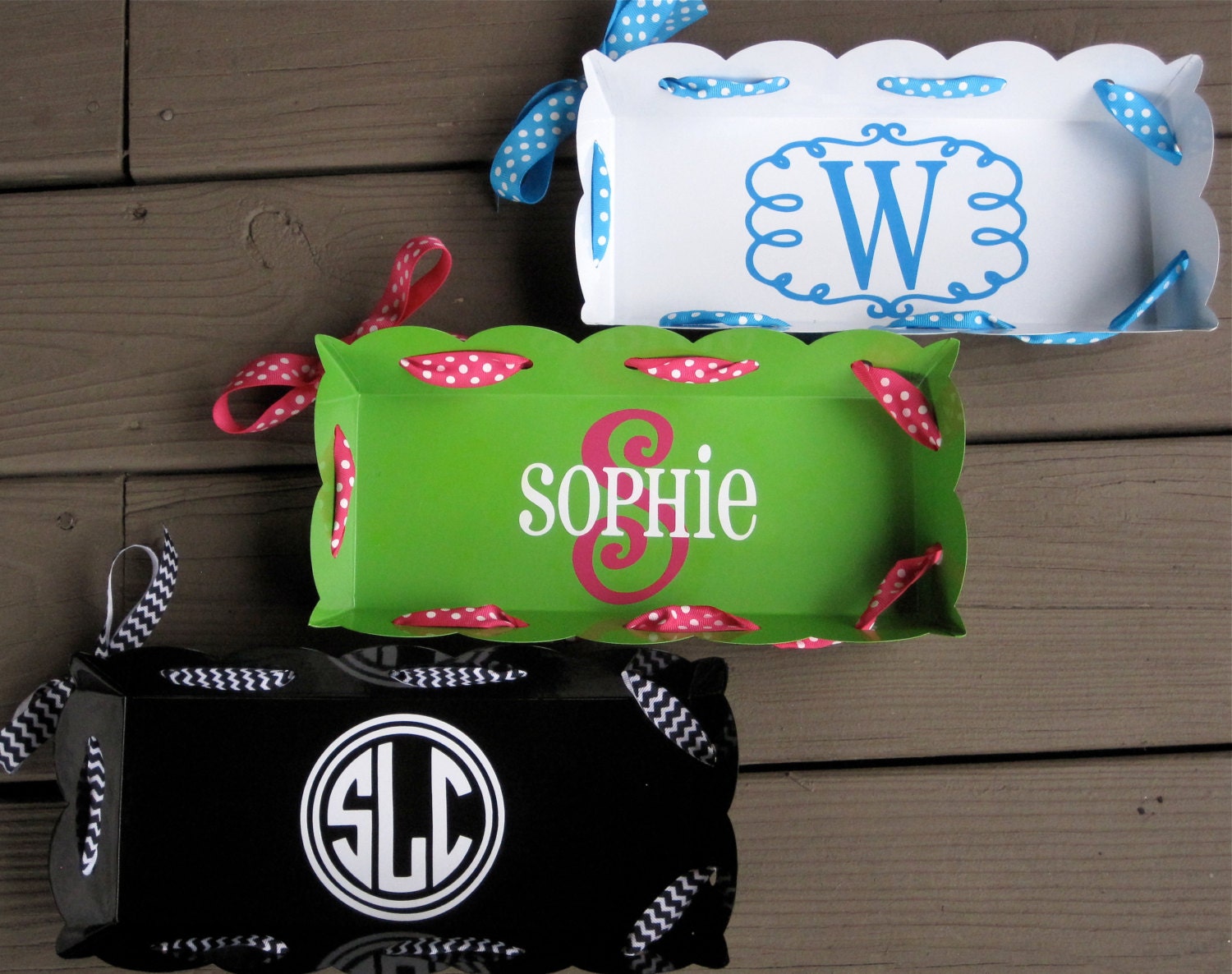 Personalized small scalloped tray