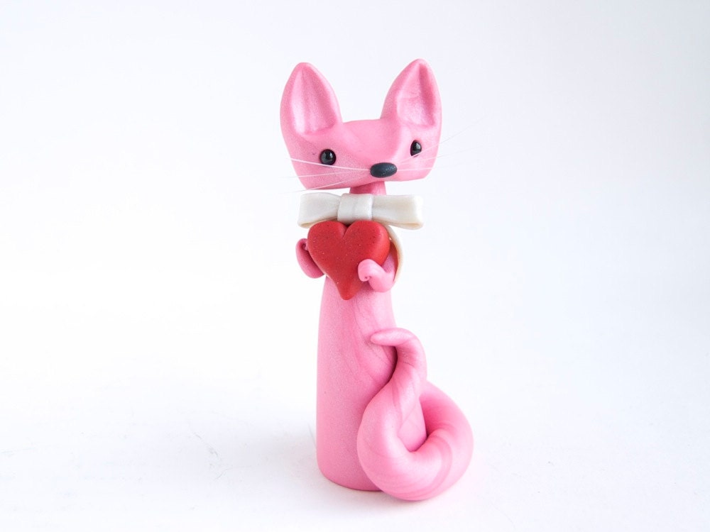 Miss Valentine - Pink Cat Figurine with a Red Heart - by Bonjour Poupette