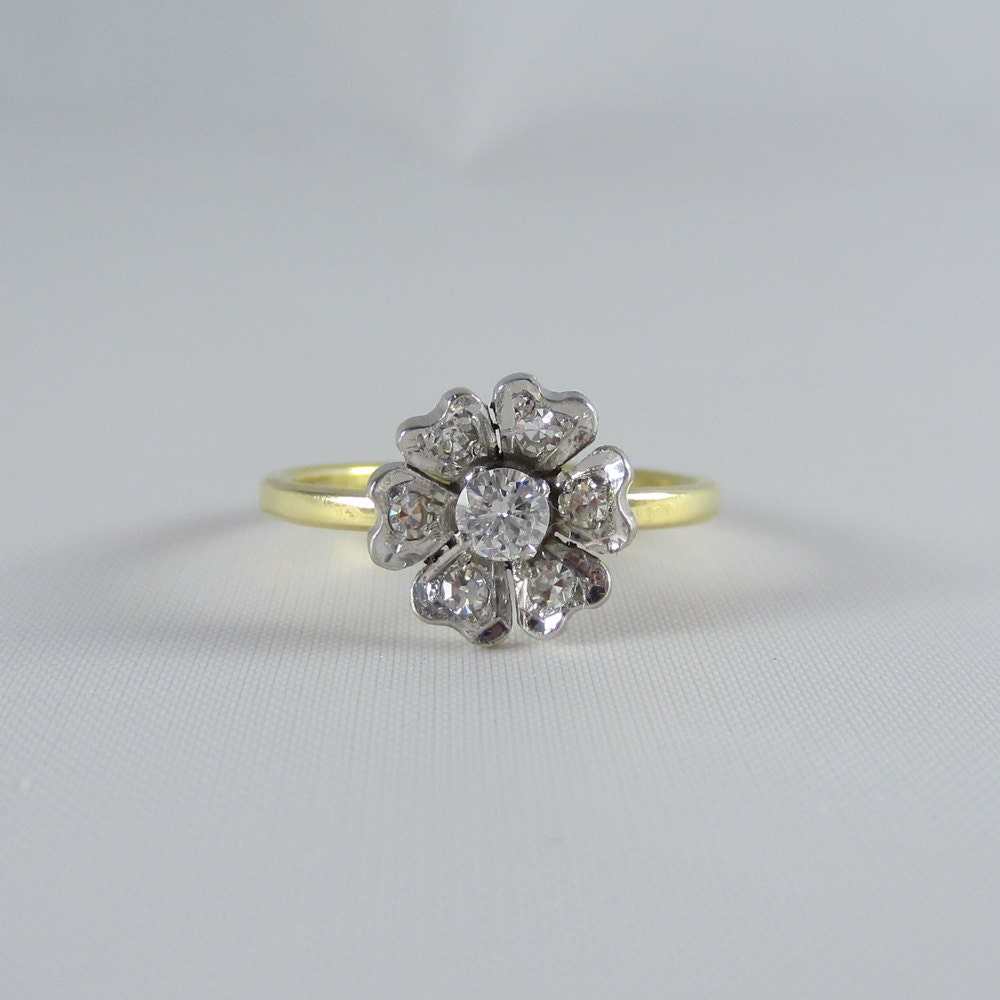 Vintage Diamond Flower Ring. Daisy Ring Studded with Diamonds.