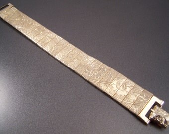 Mural 1976 Golden  Sarah Coventry   Bracelet