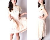 80s Vintage Peach Pastel Blush Peach  Lace Victorian Style Altnernative Wedding Dress / 70s Victorian / Vintage Peach Dress / 2256