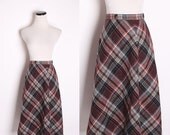 Vintage 1960s Plaid Tartan Skirt / Vintage Skirt / Skirt / Skirts / Grey / Kilt / Tartan /  Preppy Fashion / Autumn / Fall / 1307