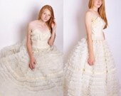 1950s Vintage Wedding Dress / Long Wedding Dress / Wedding Dress / 50s Wedding / Strapless / Sweetheart / Ruffles / White / Ivory / 1346