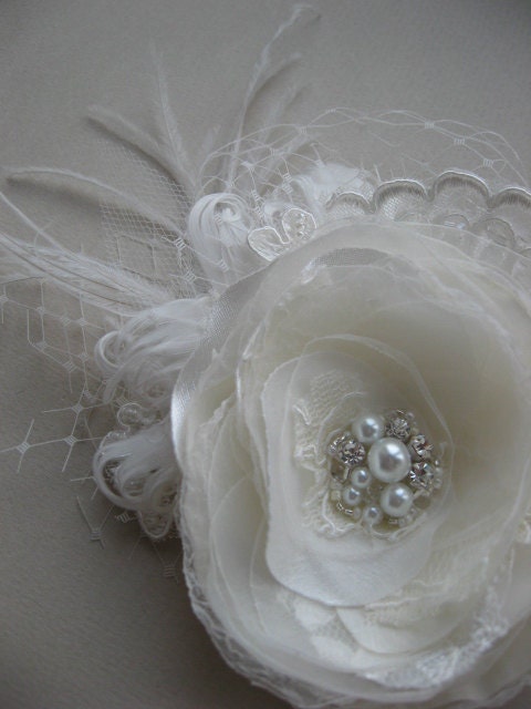 Bridal lace Hair accessory, flower fascinator, wedding feather Hair head piece, Flower hair clip, lace Wedding bridal accessories with tulle