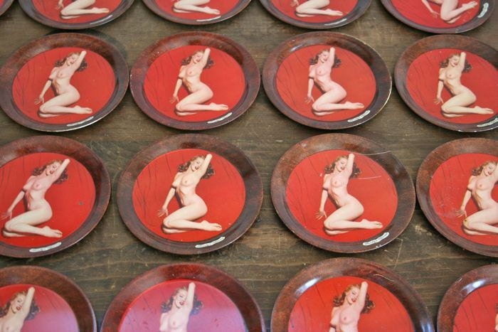 vintage 1950s marilyn monroe "RED VELVET" lithographed metal coasters/tip trays // set of 6