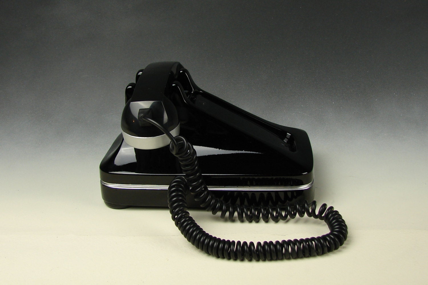 iRetrofone 2.0 Classic  - Deluxe Silver for the iPhone