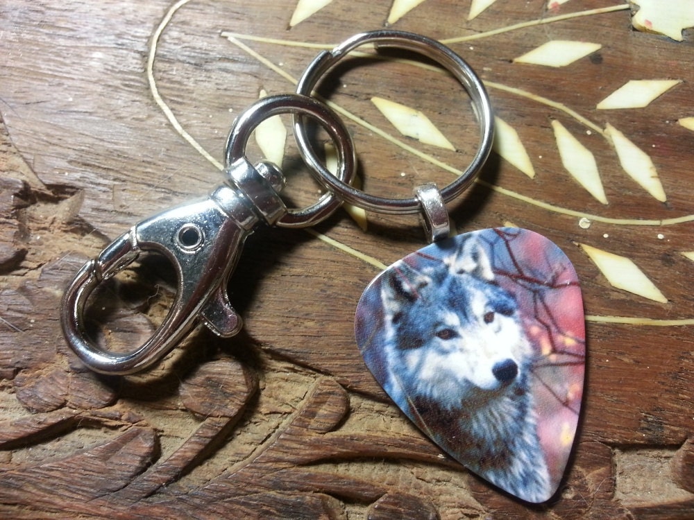 Wolf Key Chain  - Gray Wolf Key Chain - Wolf Jewelry - Guitar Pick Jewelry -  - Pick Key Chain