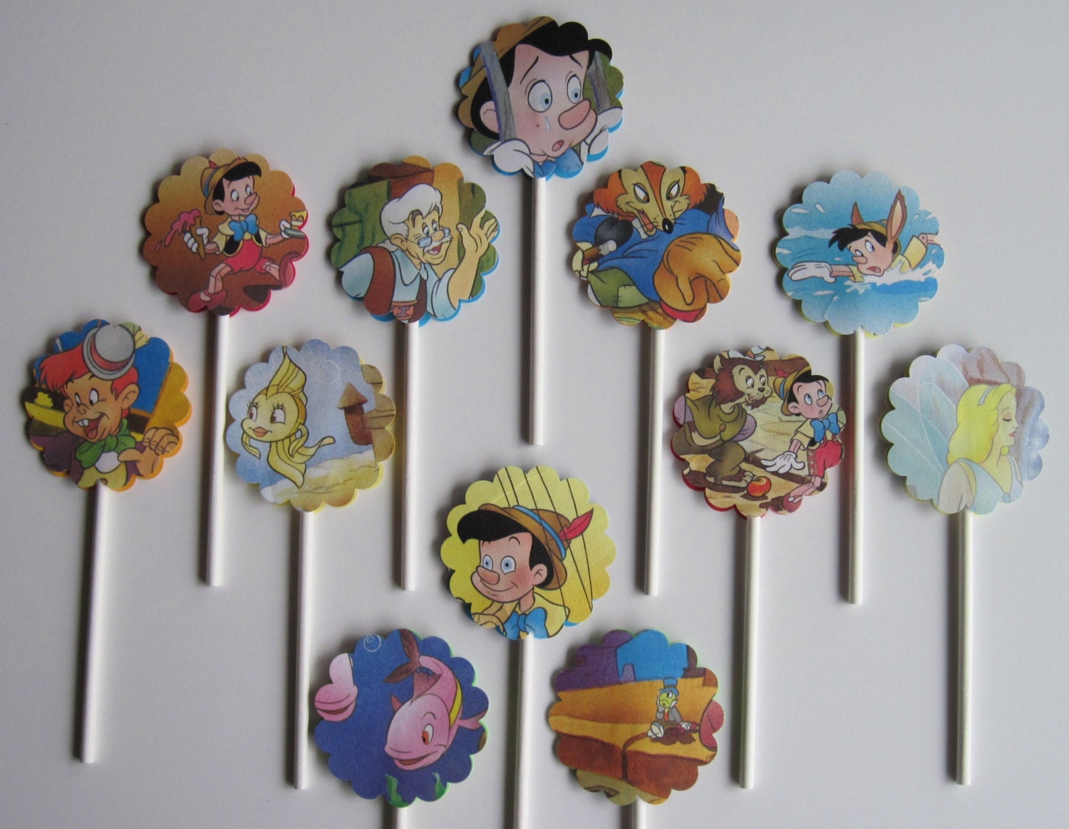 PINOCCHIO - Disney - CUPCAKE TOPPERS - Set of 12