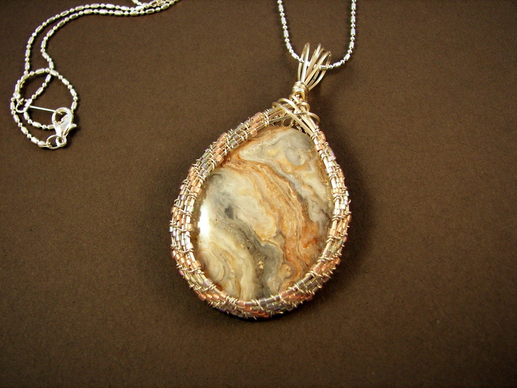 Beads and Wire Lace Agate Pendant
