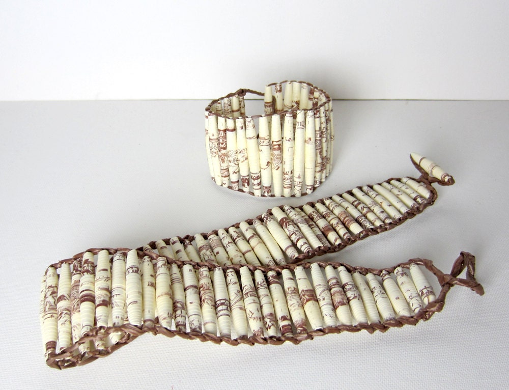 Statement choker with paper beads in ivory and brown - One of a kind