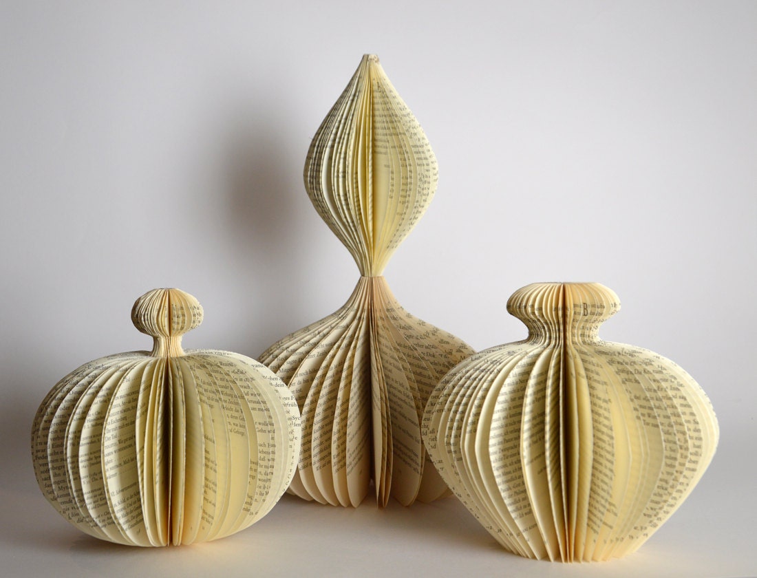 Little Book Sculpture - Book Art "Lektüre 3"