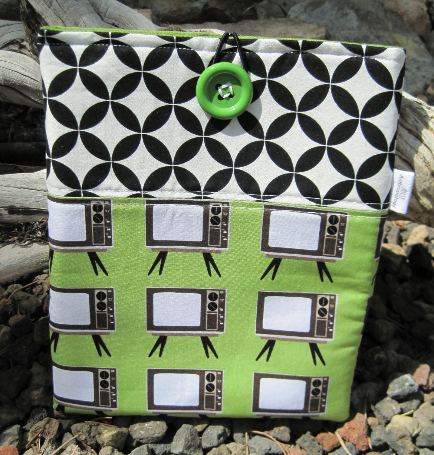 Retro TV- iPad Sleeve