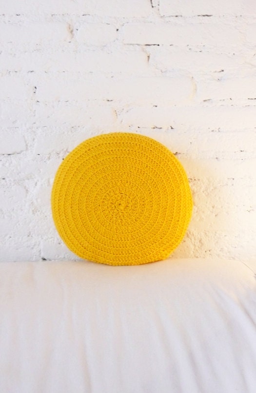 Round Pillow Crochet - yellow