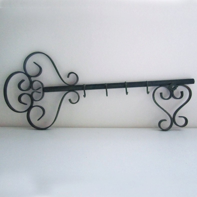 Vintage Metal Key Holder Home Decor Houseware Wall Hanging : Dark Green Key Holder