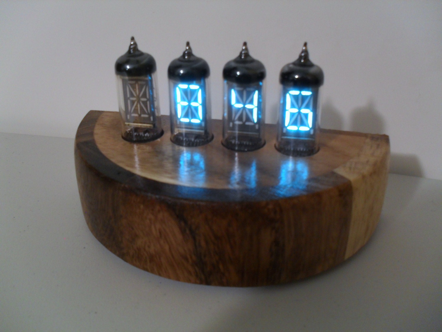 Four Digit Vacuum Fluorescent Tube Clock the "Iced Tubes Mini Clock IV-17"