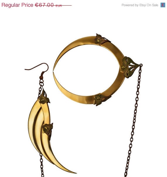 Spring Sale - 10 % OFF - Gold Winged Ear Cuff - Neo Victorian Haute Goth Jewelry - Femme Fatale - 24K Gold Plated - Antiqued Copper Filigre