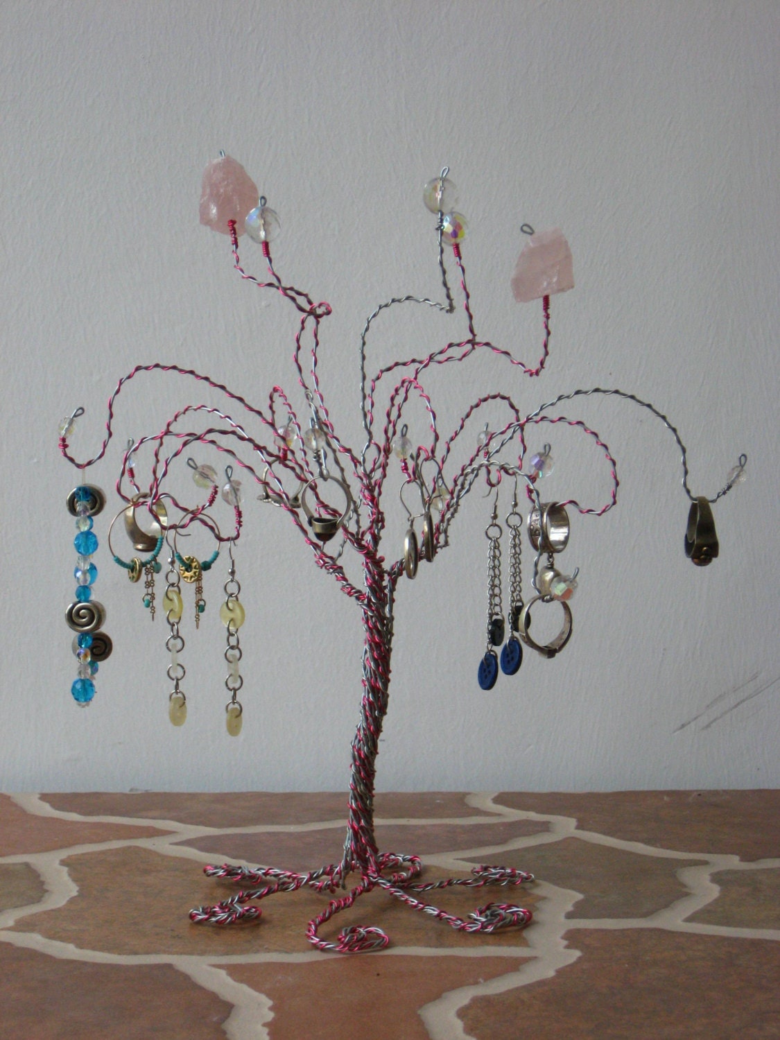 wire tree jewelry organizer,jewelry stand,jewelry display. silver and pink