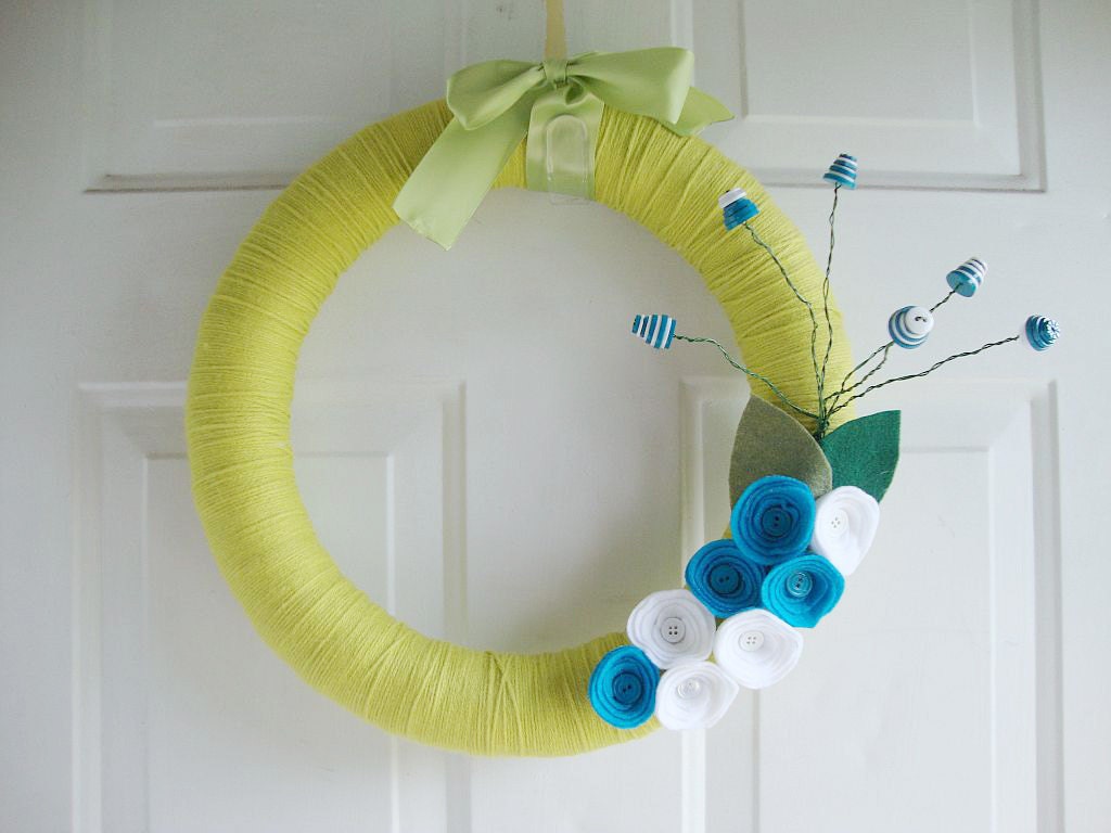 Button it Up  Yarn Wreath Front Door wreath